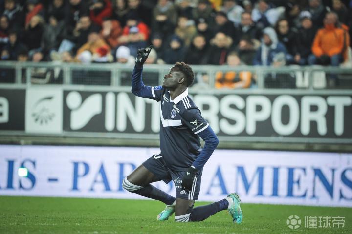 半岛体育全站-亚眠足球俱乐部